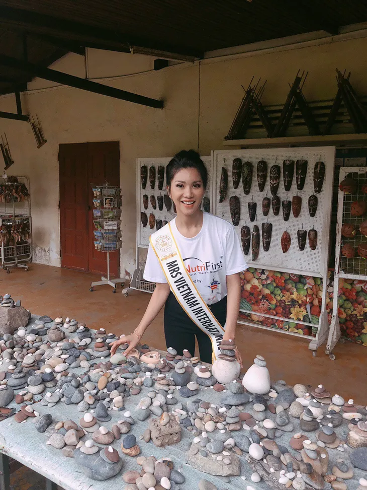 Đại diện Việt Nam rạng ngời bên dàn thí sinh Hoa hậu Quý bà 2018 - Ảnh 7. Đại diện Việt Nam rạng ngời bên dàn thí sinh Hoa hậu Quý bà 2018 - Ảnh 7.