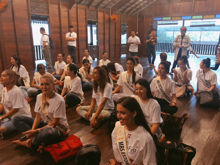Đại diện Việt Nam rạng ngời bên dàn thí sinh Hoa hậu Quý bà 2018 - Ảnh 4. Đại diện Việt Nam rạng ngời bên dàn thí sinh Hoa hậu Quý bà 2018 - Ảnh 4.