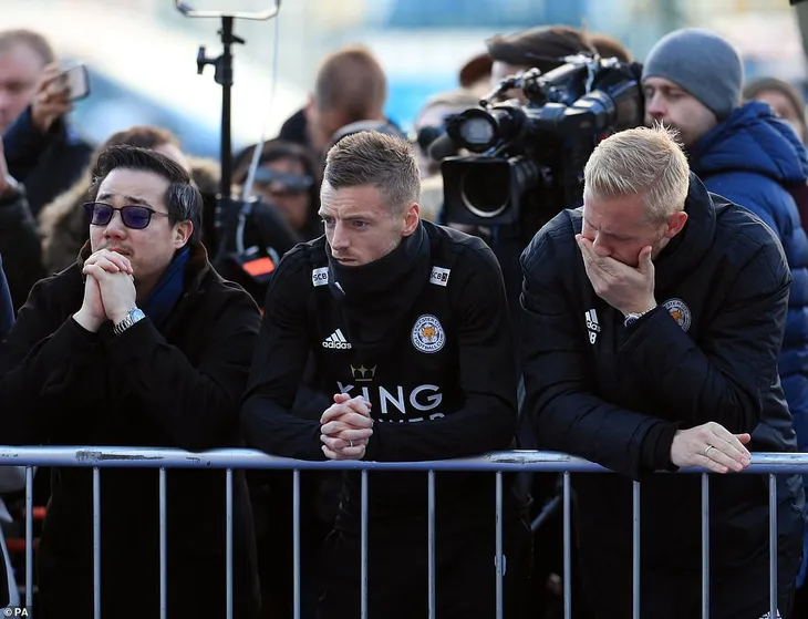 Dàn sao Leicester City bật khóc tức tưởi, tiễn đưa chủ tịch Vichai Srivaddhanaprabha - Ảnh 1. Dàn sao Leicester City bật khóc tức tưởi, tiễn đưa chủ tịch Vichai Srivaddhanaprabha - Ảnh 1.