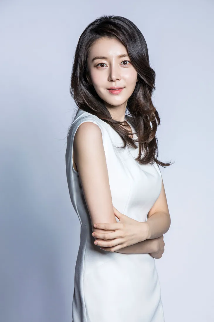 Gặp lại Park Eun Hye trong bộ phim mới Kẻ thù ngọt ngào - Ảnh 4. Gặp lại Park Eun Hye trong bộ phim mới Kẻ thù ngọt ngào - Ảnh 4.