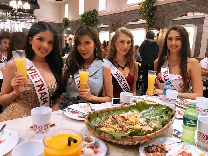 Trước đêm chung kết Hoa hậu châu Á-TBD, Thúy Vi khoe tình bạn thân thiết với các thí sinh - Ảnh 5. Trước đêm chung kết Hoa hậu châu Á-TBD, Thúy Vi khoe tình bạn thân thiết với các thí sinh - Ảnh 5.