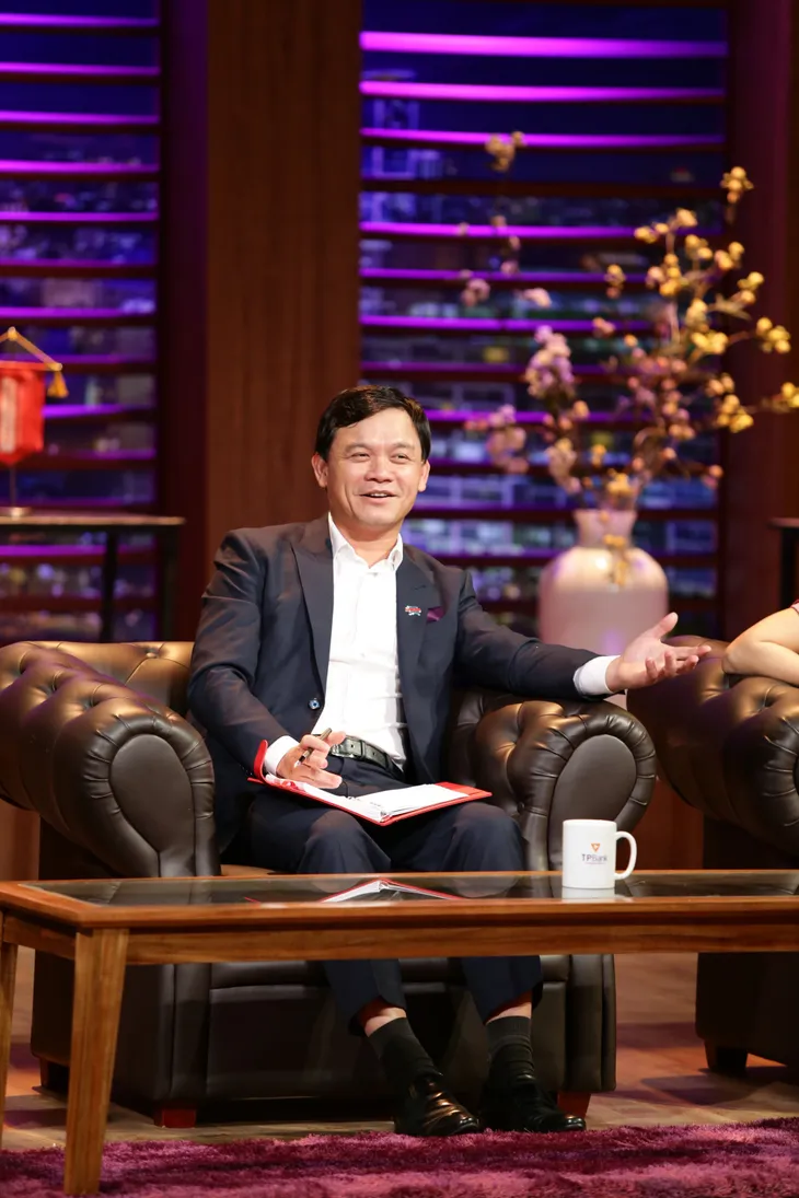 Chàng trai 9X bỏ nghề công an về làm chả lụa gọi được 1 tỷ đồng từ Shark Tank Việt Nam - Ảnh 3.