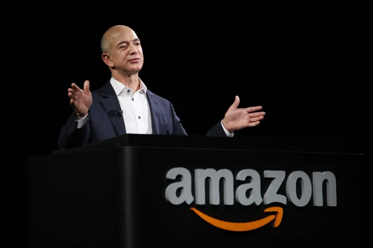 Thu nhập cả năm nhân viên tại Amazon bằng… 11,5 giây làm việc của Jeff Bezos - Ảnh 2. Thu nhập cả năm nhân viên tại Amazon bằng… 11,5 giây làm việc của Jeff Bezos - Ảnh 2.
