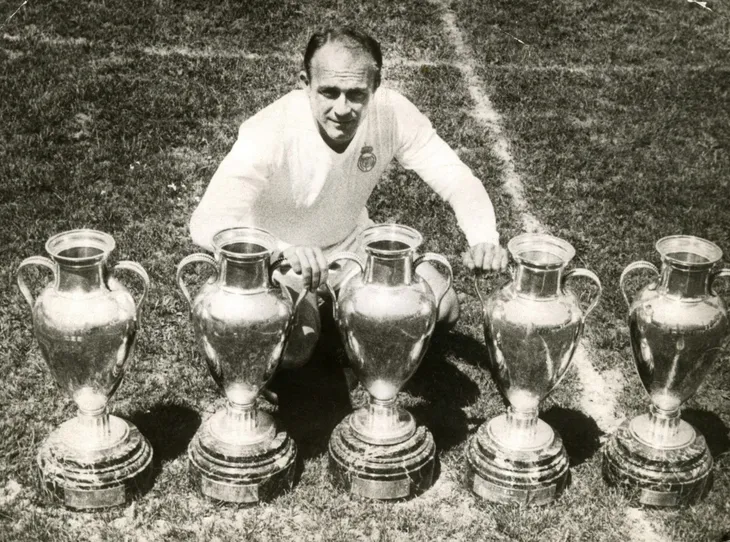 Top 10 chân sút vĩ đại nhất lịch sử Champions League: Messi còn kém xa Ronaldo - Ảnh 7. Top 10 chân sút vĩ đại nhất lịch sử Champions League: Messi còn kém xa Ronaldo - Ảnh 7.