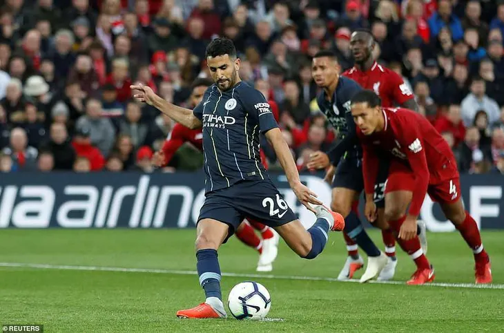 VIDEO Mahrez sút 11m lên trời, đá bay chiến thắng của Man City trước Liverpool - Ảnh 2. VIDEO Mahrez sút 11m lên trời, đá bay chiến thắng của Man City trước Liverpool - Ảnh 2.