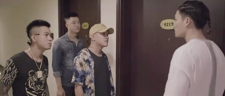 Yêu thì ghét thôi - Tập 18: Côn đồ đến tận nhà đòi nợ, Du bí quá lấy tính mạng ra thề - Ảnh 1. Yêu thì ghét thôi - Tập 18: Côn đồ đến tận nhà đòi nợ, Du bí quá lấy tính mạng ra thề - Ảnh 1.