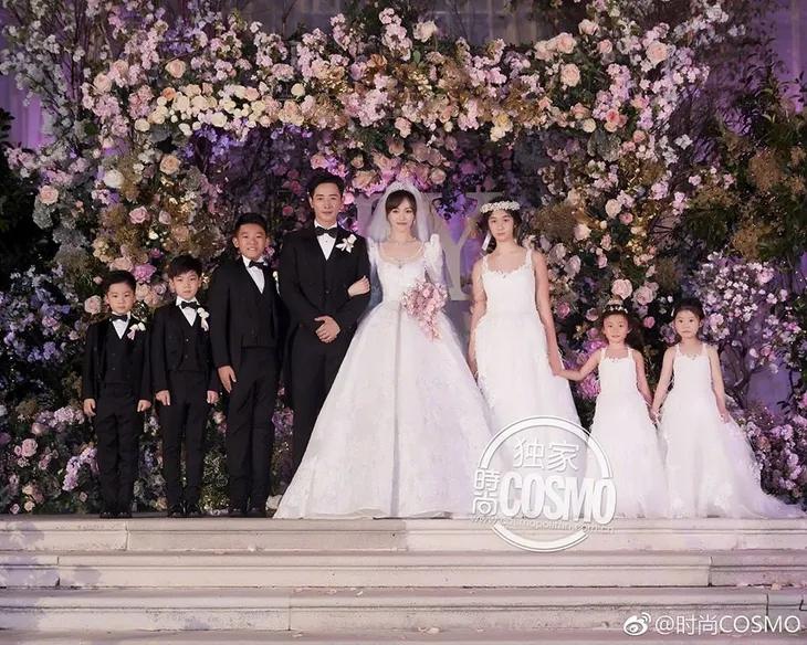 Ảnh cưới tại lễ đường của Đường Yên - La Tấn lần đầu được công bố - Ảnh 5. Ảnh cưới tại lễ đường của Đường Yên - La Tấn lần đầu được công bố - Ảnh 5.