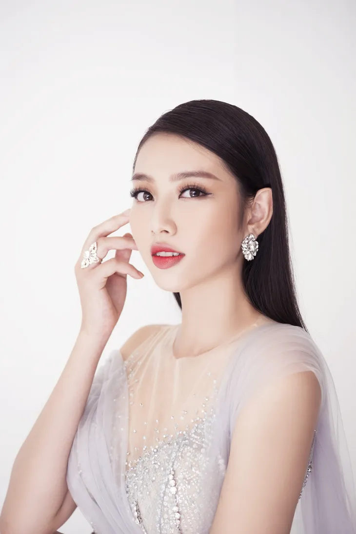 Thùy Tiên khoe sắc vóc chuẩn từng centimet trong bộ hình dạ hội mới - Ảnh 3. Thùy Tiên khoe sắc vóc chuẩn từng centimet trong bộ hình dạ hội mới - Ảnh 3.