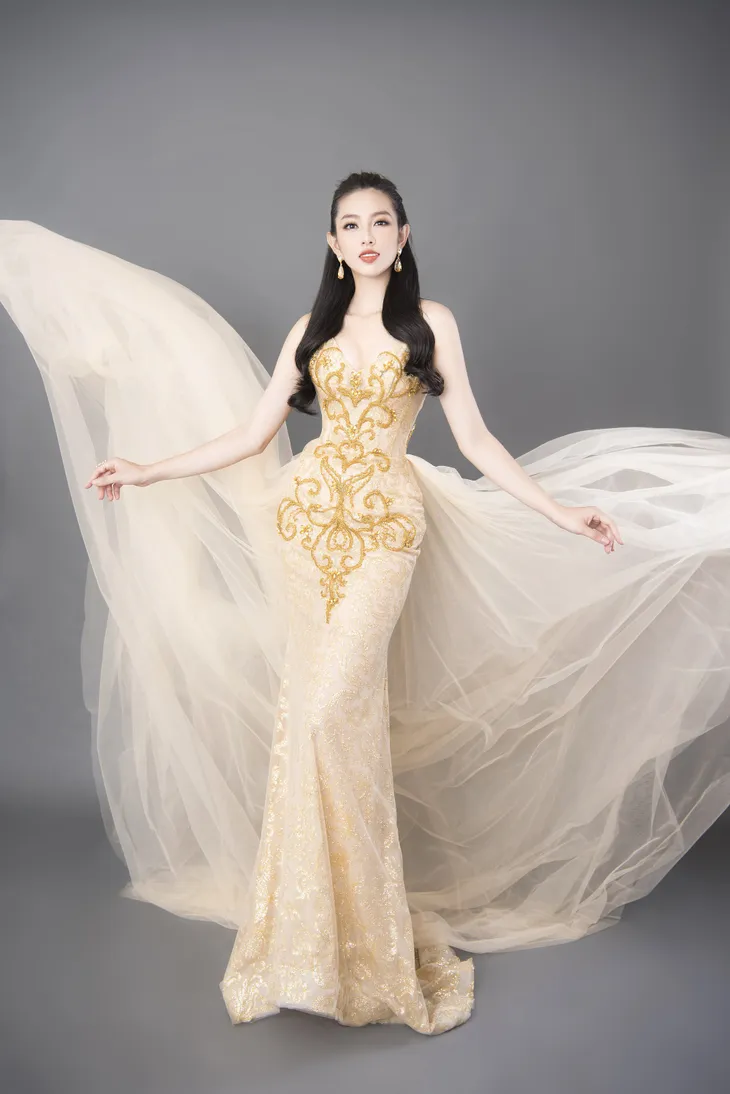 Thùy Tiên khoe sắc vóc chuẩn từng centimet trong bộ hình dạ hội mới - Ảnh 6. Thùy Tiên khoe sắc vóc chuẩn từng centimet trong bộ hình dạ hội mới - Ảnh 6.