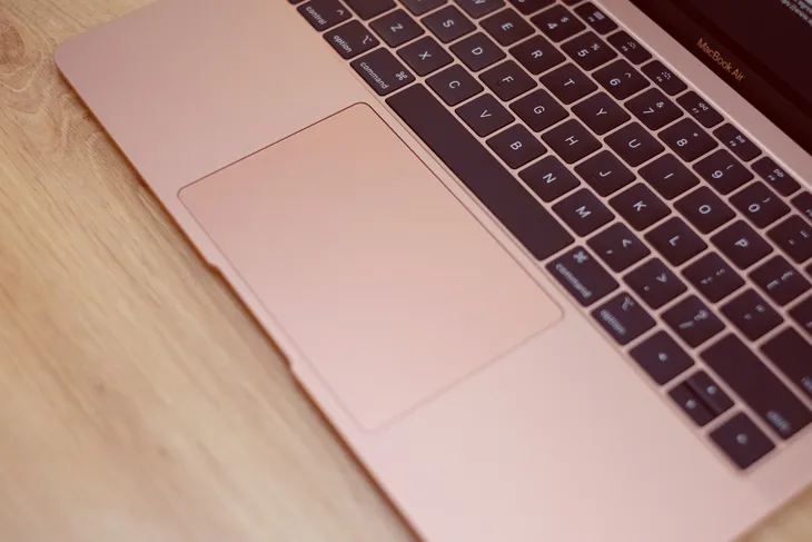 MacBook Air 2018 mới nhìn đã… muốn mua của Apple - Ảnh 5. MacBook Air 2018 mới nhìn đã… muốn mua của Apple - Ảnh 5.