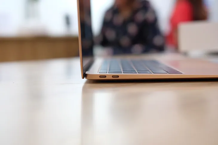 MacBook Air 2018 mới nhìn đã… muốn mua của Apple - Ảnh 7. MacBook Air 2018 mới nhìn đã… muốn mua của Apple - Ảnh 7.