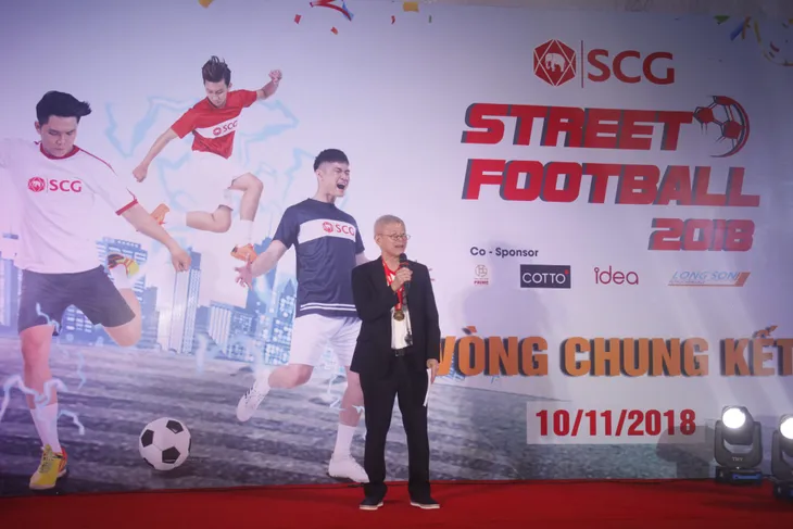 Sôi động ngày hội bóng đá đường phố SCG Street Football 2018 giữa phố đi bộ Hồ Hoàn Kiếm - Ảnh 14. Sôi động ngày hội bóng đá đường phố SCG Street Football 2018 giữa phố đi bộ Hồ Hoàn Kiếm - Ảnh 14.