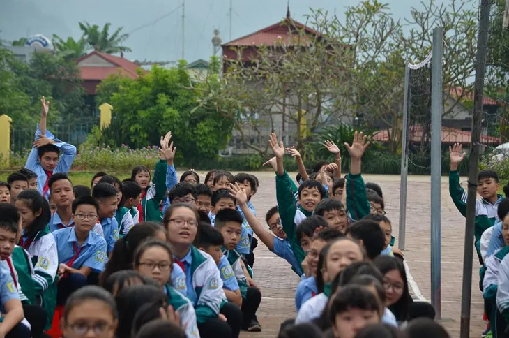 Học sinh Lào Cai hào hứng với cuộc thi làm phim ngắn về phòng chống tác hại của thuốc lá - Ảnh 3.