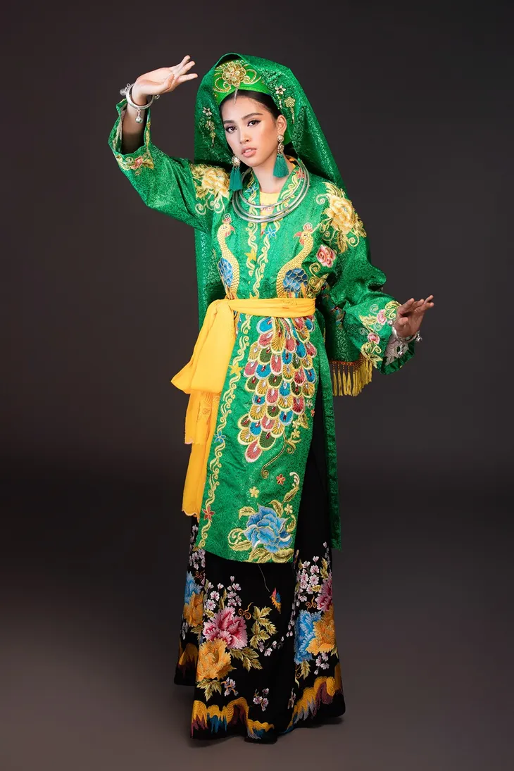 Hoa hậu Tiểu Vy mang điệu múa chầu văn đến Miss World 2018 - Ảnh 3. Hoa hậu Tiểu Vy mang điệu múa chầu văn đến Miss World 2018 - Ảnh 3.
