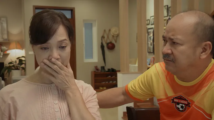 Mẹ ơi, bố đâu rồi? - Tập 5: Ông Mạnh bà Vân xót xa cho phận làm mẹ đơn thân của cô con gái cả - Ảnh 3. Mẹ ơi, bố đâu rồi? - Tập 5: Ông Mạnh bà Vân xót xa cho phận làm mẹ đơn thân của cô con gái cả - Ảnh 3.