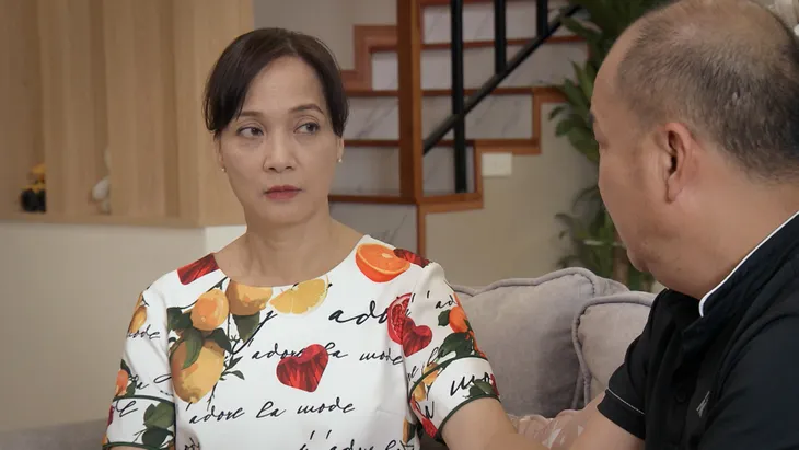 Mẹ ơi, bố đâu rồi? - Tập 6: Bị người khác khinh bỉ khi thấy ảnh nóng của con gái, ông Mạnh kiên quyết bảo vệ con đến cùng - Ảnh 4. Mẹ ơi, bố đâu rồi? - Tập 6: Bị người khác khinh bỉ khi thấy ảnh nóng của con gái, ông Mạnh kiên quyết bảo vệ con đến cùng - Ảnh 4.