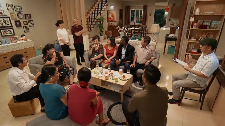 Mẹ ơi, bố đâu rồi? - Tập 7: Hàng xóm tá hỏa khi ông Mạnh đòi buôn chuyện về phụ nữ - Ảnh 3. Mẹ ơi, bố đâu rồi? - Tập 7: Hàng xóm tá hỏa khi ông Mạnh đòi buôn chuyện về phụ nữ - Ảnh 3.