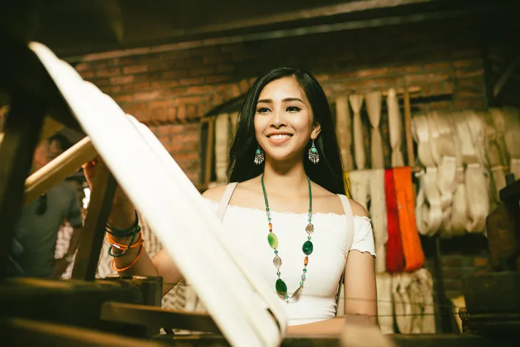 Hoa hậu Tiểu Vy mang món quà Hội An đến Miss World 2018 - Ảnh 8. Hoa hậu Tiểu Vy mang món quà Hội An đến Miss World 2018 - Ảnh 8.