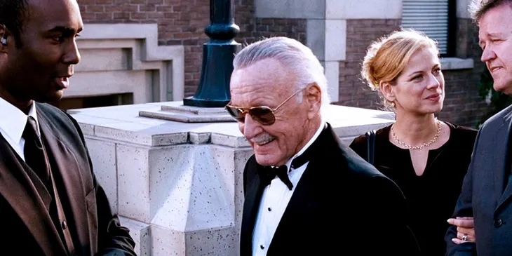 Nhìn lại những vai diễn “cameo” ấn tượng của “cha đẻ” Marvel Stan Lee - Ảnh 2. Nhìn lại những vai diễn “cameo” ấn tượng của “cha đẻ” Marvel Stan Lee - Ảnh 2.