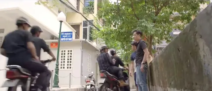 Yêu thì ghét thôi - Tập 22: Ngây thơ yêu phải gái có chồng, Khanh bị ăn đấm giữa đường - Ảnh 2. Yêu thì ghét thôi - Tập 22: Ngây thơ yêu phải gái có chồng, Khanh bị ăn đấm giữa đường - Ảnh 2.