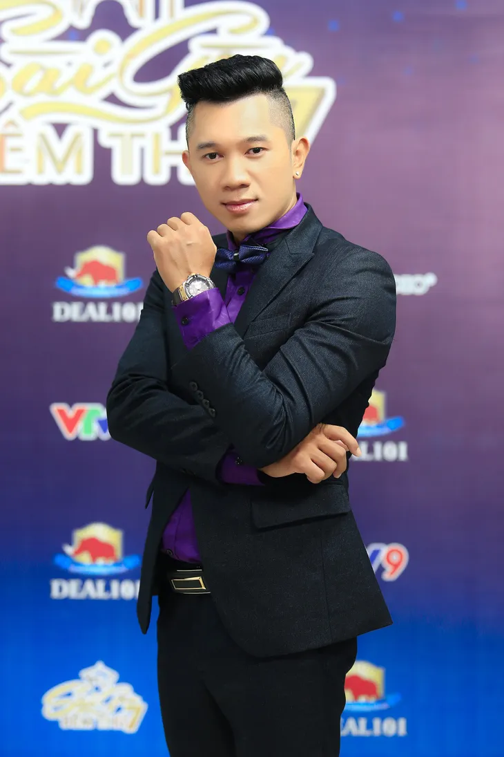 Lương Bằng Quang “cướp hit” của Tóc Tiên ngoạn mục tại Sài Gòn đêm thứ 7 - Ảnh 1. Lương Bằng Quang “cướp hit” của Tóc Tiên ngoạn mục tại Sài Gòn đêm thứ 7 - Ảnh 1.