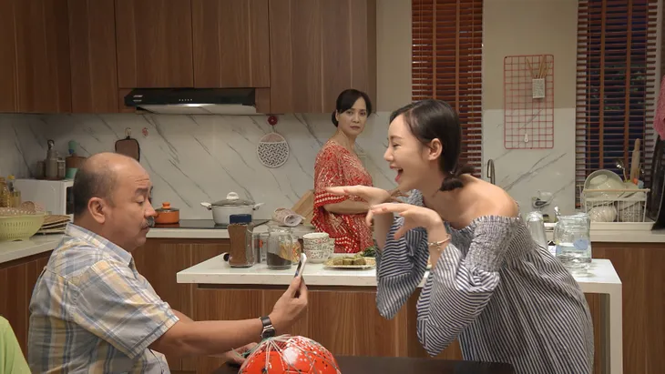 Mẹ ơi, bố đâu rồi? - Tập 8: Con gái đưa bạn trai về nhà ngủ qua đêm, ông Mạnh lập tức siết chặt kỷ luật - Ảnh 2. Mẹ ơi, bố đâu rồi? - Tập 8: Con gái đưa bạn trai về nhà ngủ qua đêm, ông Mạnh lập tức siết chặt kỷ luật - Ảnh 2.