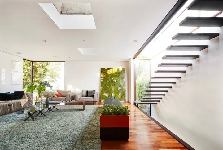 Ngôi nhà 2 tầng có vườn cây xanh tốt bao quanh - Ảnh 10. Ngôi nhà 2 tầng có vườn cây xanh tốt bao quanh - Ảnh 10.