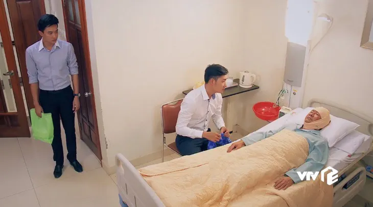 Cung đường tội lỗi - Tập 34: Mẹ con Phú Thịnh diễn kịch siêu đẳng, Quân ăn cú lừa ngoạn mục - Ảnh 2. Cung đường tội lỗi - Tập 34: Mẹ con Phú Thịnh diễn kịch siêu đẳng, Quân ăn cú lừa ngoạn mục - Ảnh 2.