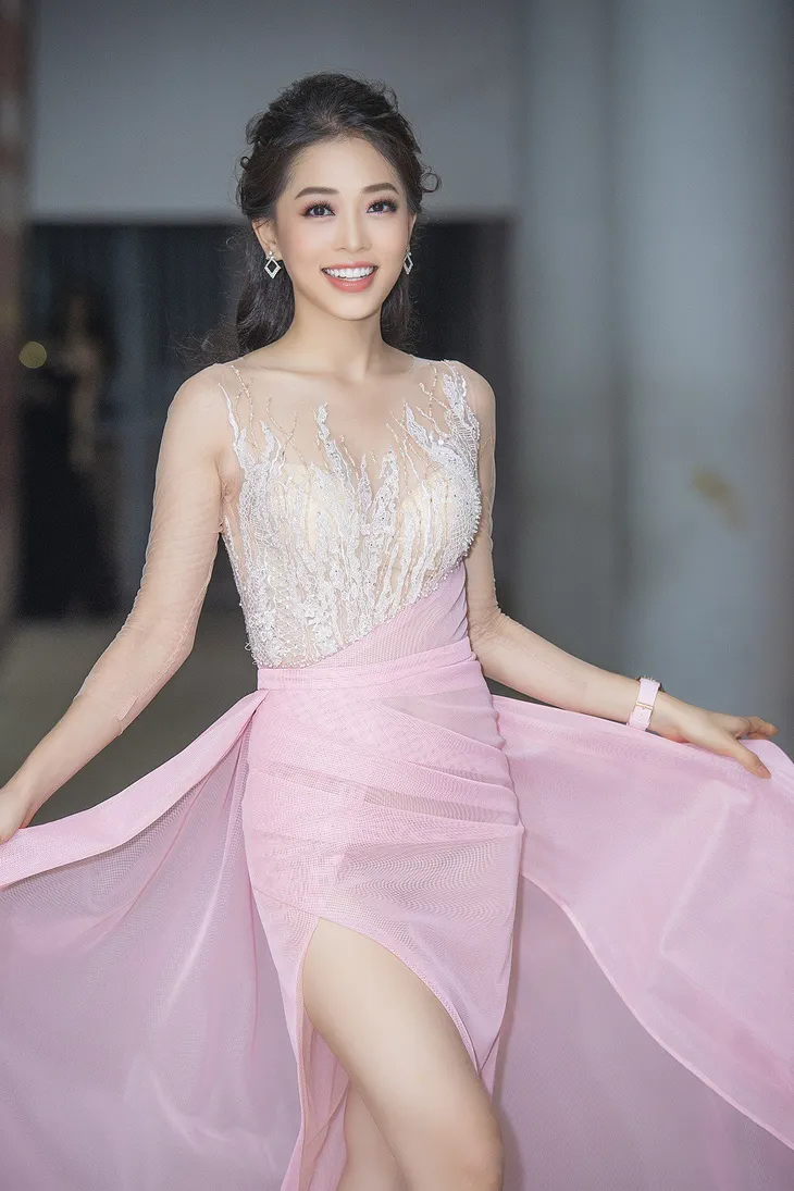 Á hậu Phương Nga theo đuổi hình ảnh gợi cảm nhưng thanh lịch - Ảnh 6. Á hậu Phương Nga theo đuổi hình ảnh gợi cảm nhưng thanh lịch - Ảnh 6.
