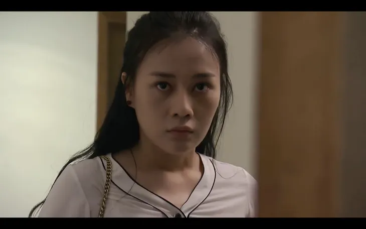 Quỳnh búp bê - Tập 27: Lừa Quỳnh đến nhà, My sói âm mưu sắp xếp để bố dượng giở trò đồi bại - Ảnh 1. Quỳnh búp bê - Tập 27: Lừa Quỳnh đến nhà, My sói âm mưu sắp xếp để bố dượng giở trò đồi bại - Ảnh 1.