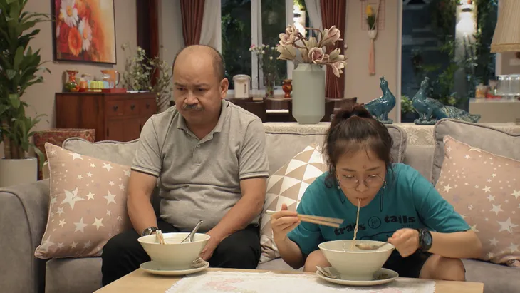 Mẹ ơi, bố đâu rồi? - Tập 9: Lỡ khiến con gái bỏ nhà ra đi, ông Mạnh ăn năn hối lỗi vô cùng - Ảnh 8. Mẹ ơi, bố đâu rồi? - Tập 9: Lỡ khiến con gái bỏ nhà ra đi, ông Mạnh ăn năn hối lỗi vô cùng - Ảnh 8.