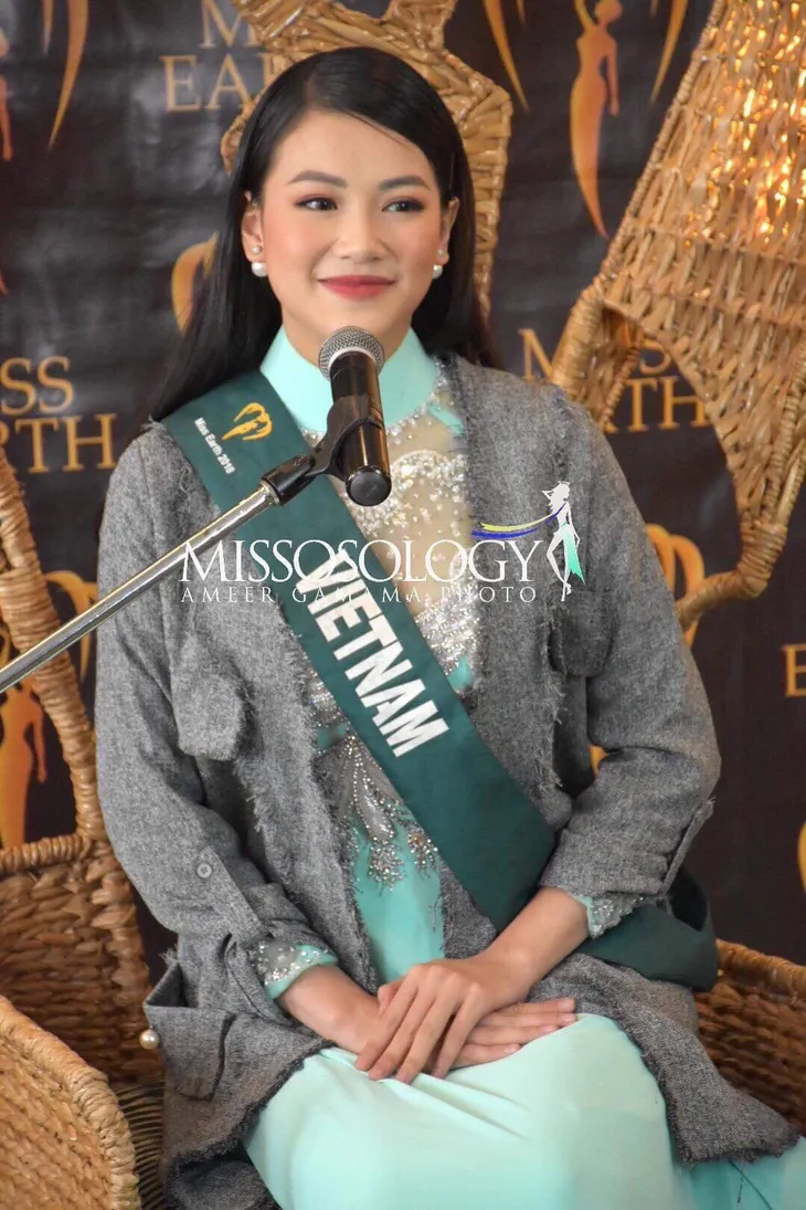 Nguyễn Phương Khánh bị sốt cao trước thềm Chung kết Miss Earth 2018 - Ảnh 2. Nguyễn Phương Khánh bị sốt cao trước thềm Chung kết Miss Earth 2018 - Ảnh 2.