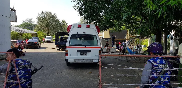 ẢNH: An ninh được thắt chặt trước trận đấu giữa ĐT Myanmar và ĐT Việt Nam - Ảnh 6. ẢNH: An ninh được thắt chặt trước trận đấu giữa ĐT Myanmar và ĐT Việt Nam - Ảnh 6.