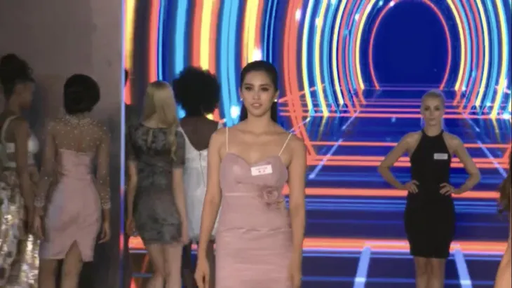 Hoa hậu Tiểu Vy lọt Top 32 phần thi thời trang tại Miss World - Ảnh 4. Hoa hậu Tiểu Vy lọt Top 32 phần thi thời trang tại Miss World - Ảnh 4.