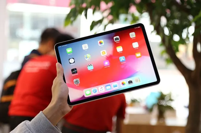 Giá bán và ngày lên kệ của iPad Pro, MacBook Air 2018 chính hãng tại Việt Nam - Ảnh 1. Giá bán và ngày lên kệ của iPad Pro, MacBook Air 2018 chính hãng tại Việt Nam - Ảnh 1.