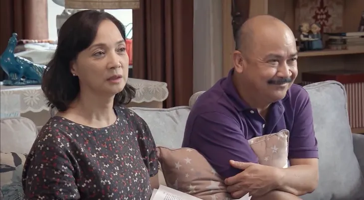 Mẹ ơi, bố đâu rồi? - Tập 11: Tưởng được lên ti vi, Ly (Quỳnh Kool) bẽ mặt vì đã đi khoe khắp nơi - Ảnh 1. Mẹ ơi, bố đâu rồi? - Tập 11: Tưởng được lên ti vi, Ly (Quỳnh Kool) bẽ mặt vì đã đi khoe khắp nơi - Ảnh 1.