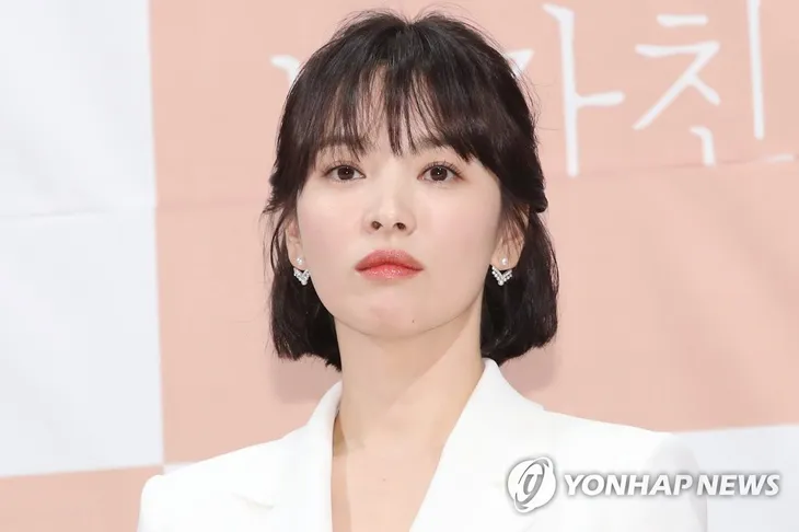 Song Hye Kyo khoe nhan sắc đỉnh cao bên mỹ nam Park Bo Gum - Ảnh 8. Song Hye Kyo khoe nhan sắc đỉnh cao bên mỹ nam Park Bo Gum - Ảnh 8.