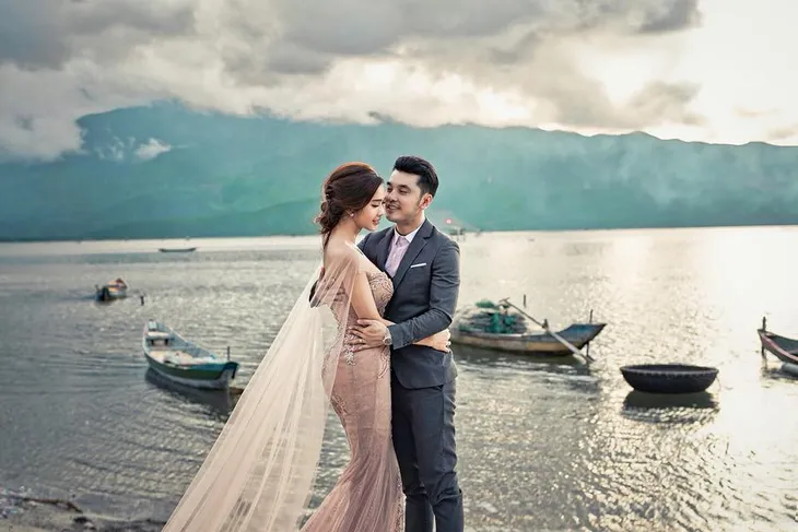 Bộ ảnh cưới đẹp như mơ của vợ chồng nam ca sĩ Ưng Hoàng Phúc - Kim Cương - Ảnh 6. Bộ ảnh cưới đẹp như mơ của vợ chồng nam ca sĩ Ưng Hoàng Phúc - Kim Cương - Ảnh 6.