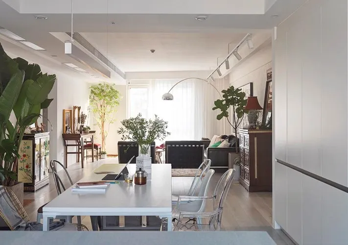 Căn hộ của nhà quản lý nghệ thuật được bố trí khéo léo - Ảnh 5. Căn hộ của nhà quản lý nghệ thuật được bố trí khéo léo - Ảnh 5.