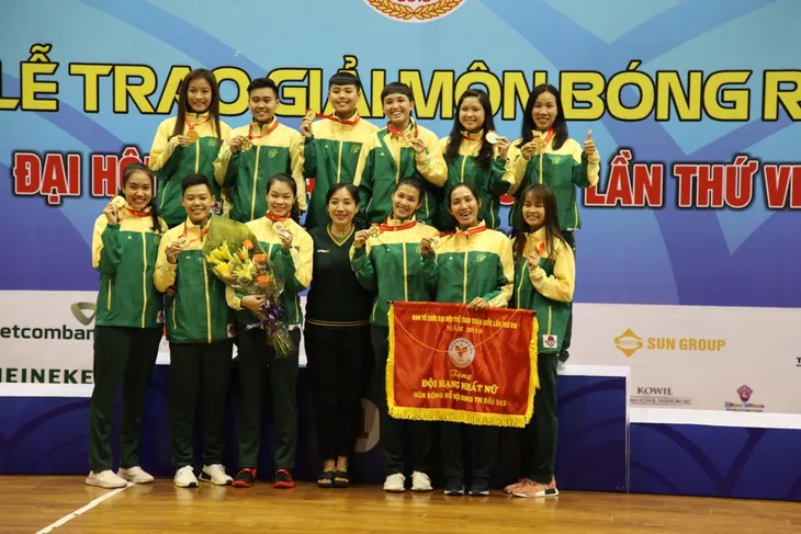 Bóng rổ TP. Hồ Chí Minh tiếp tục duy trì vị thế dẫn đầu - Ảnh 1. Bóng rổ TP. Hồ Chí Minh tiếp tục duy trì vị thế dẫn đầu - Ảnh 1.