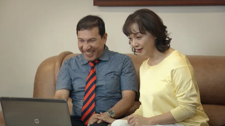Mẹ ơi, bố đâu rồi? - Tập 12: Ly (Quỳnh Kool) lại giở trò đòi ăn chay, mặc chay để trở thành người nổi tiếng - Ảnh 3. Mẹ ơi, bố đâu rồi? - Tập 12: Ly (Quỳnh Kool) lại giở trò đòi ăn chay, mặc chay để trở thành người nổi tiếng - Ảnh 3.