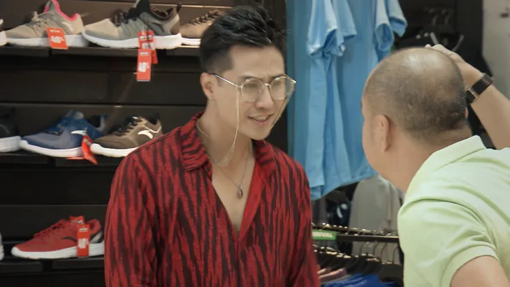 Mẹ ơi, bố đâu rồi? - Tập 12: Ly (Quỳnh Kool) lại giở trò đòi ăn chay, mặc chay để trở thành người nổi tiếng - Ảnh 1. Mẹ ơi, bố đâu rồi? - Tập 12: Ly (Quỳnh Kool) lại giở trò đòi ăn chay, mặc chay để trở thành người nổi tiếng - Ảnh 1.