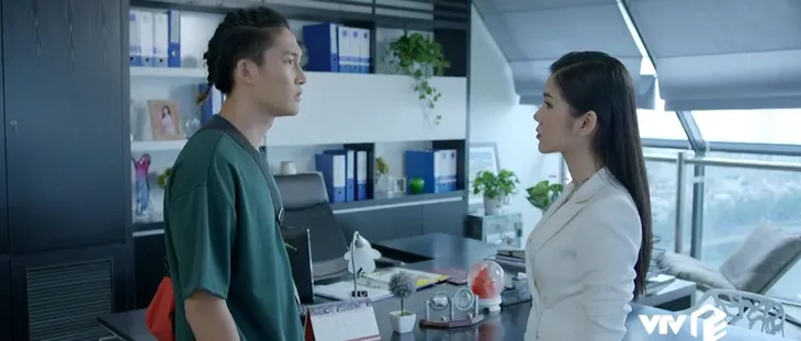 Yêu thì ghét thôi - Tập 24: Vừa chơi xấu sau lưng, Trang đã bị Du vạch mặt - Ảnh 4. Yêu thì ghét thôi - Tập 24: Vừa chơi xấu sau lưng, Trang đã bị Du vạch mặt - Ảnh 4.