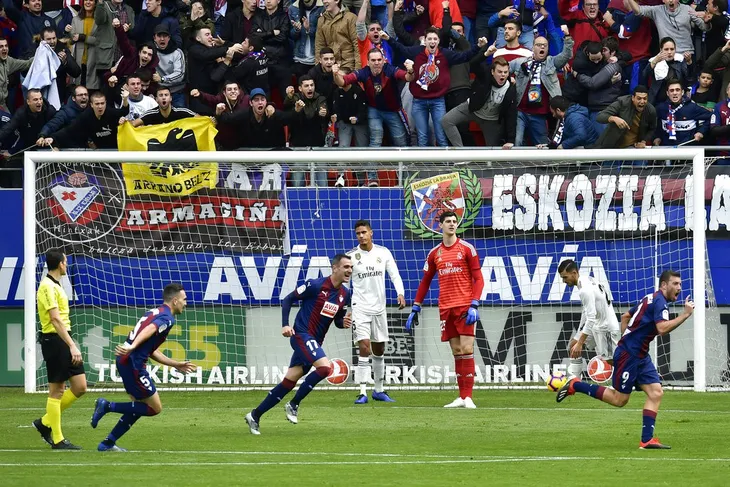 CỰC SỐC: Real Madrid thua đậm đối thủ ở nửa dưới BXH La Liga 2018/19 - Ảnh 1. CỰC SỐC: Real Madrid thua đậm đối thủ ở nửa dưới BXH La Liga 2018/19 - Ảnh 1.