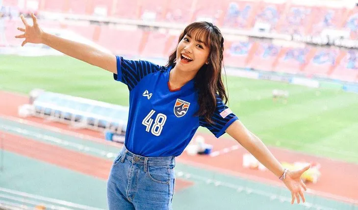 Việt Nam vô địch Đông Nam Á về... độ đẹp của CĐV nữ - Ảnh 9. Việt Nam vô địch Đông Nam Á về... độ đẹp của CĐV nữ - Ảnh 9.
