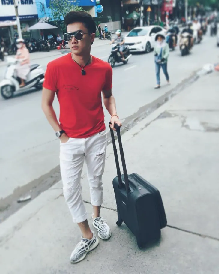 Đọ vẻ điển trai qua loạt ảnh đời thường của 2 nam chính phim Cung đường tội lỗi - Ảnh 3. Đọ vẻ điển trai qua loạt ảnh đời thường của 2 nam chính phim Cung đường tội lỗi - Ảnh 3.