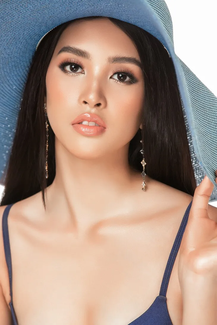 Hoa hậu Tiểu Vy tung bộ ảnh bikini nóng bỏng kêu gọi bình chọn tại Miss World 2018 - Ảnh 6. Hoa hậu Tiểu Vy tung bộ ảnh bikini nóng bỏng kêu gọi bình chọn tại Miss World 2018 - Ảnh 6.