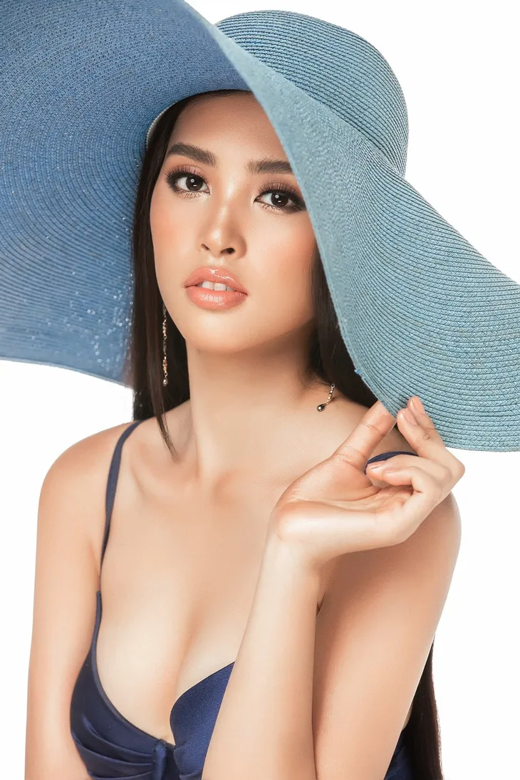 Hoa hậu Tiểu Vy tung bộ ảnh bikini nóng bỏng kêu gọi bình chọn tại Miss World 2018 - Ảnh 1. Hoa hậu Tiểu Vy tung bộ ảnh bikini nóng bỏng kêu gọi bình chọn tại Miss World 2018 - Ảnh 1.