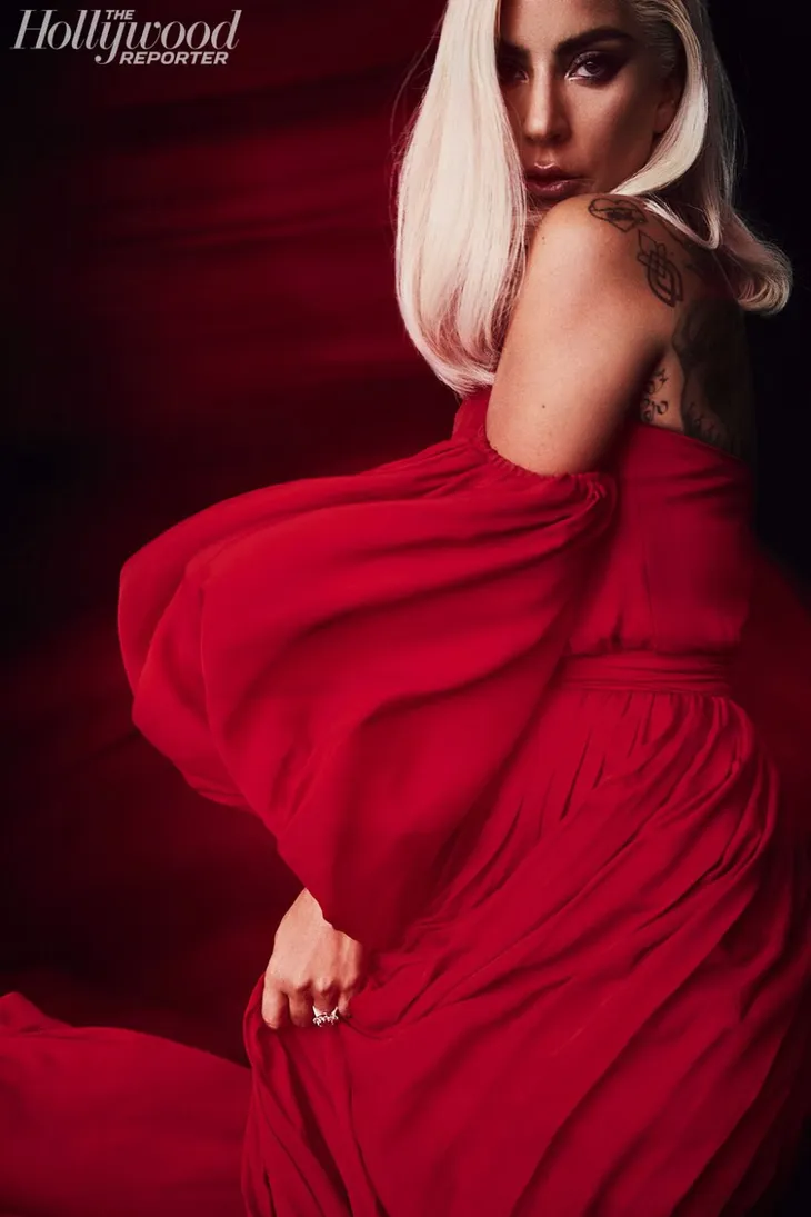 Lady Gaga cực quyến rũ với sắc đỏ - Ảnh 3. Lady Gaga cực quyến rũ với sắc đỏ - Ảnh 3.