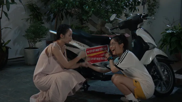 Mẹ ơi, bố đâu rồi? - Tập 15: Bà Vân (NSND Lê Khanh) vỡ mộng về người bạn thân - Ảnh 10. Mẹ ơi, bố đâu rồi? - Tập 15: Bà Vân (NSND Lê Khanh) vỡ mộng về người bạn thân - Ảnh 10.